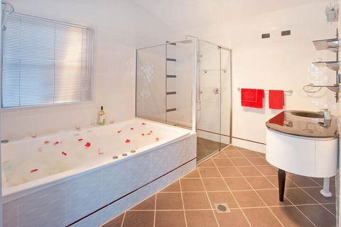 SURFBEACH HOLIDAY PARK - Port Augusta Accommodation 3
