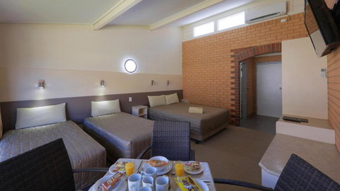 Tenterfield Motor Inn - Port Augusta Accommodation 6