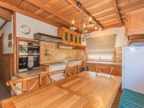Chalet Rene House - Port Augusta Accommodation 5