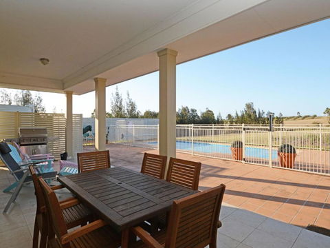 Silver Springs (4br) Cottage With Wifi Views Olives & Space . Fireplace Views Olives & Space - Port Augusta Accommodation 2