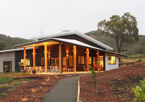 Amongst The Sticks - Port Augusta Accommodation 3