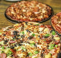 The cave wood fired pizza bar - Port Augusta Accommodation