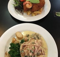 The Oaks Family Bistro
