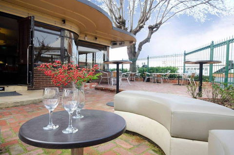 Red Betty - Port Augusta Accommodation 0