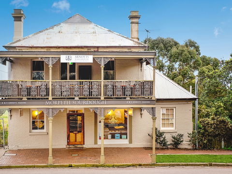Sourdough Baking Class With Stephen Arnott At Historic Arnott Bakehouse - Port Augusta Accommodation 2