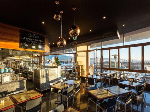 Bombora Seafood - Port Augusta Accommodation 2