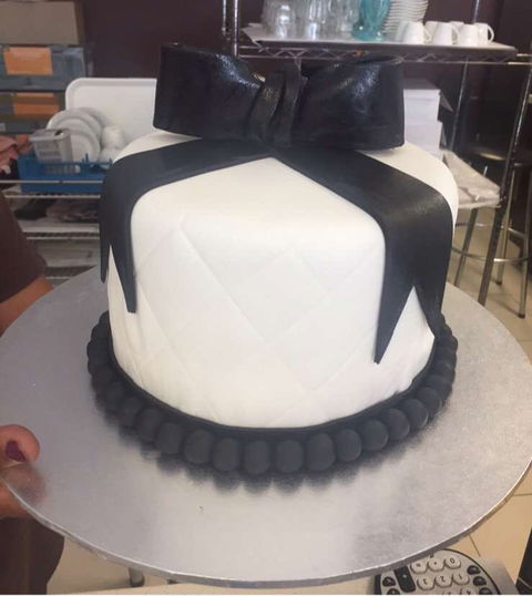 RE Artisian Patisserie - Port Augusta Accommodation 0