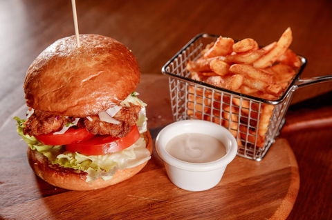 R Bar & Kitchen - Port Augusta Accommodation 0