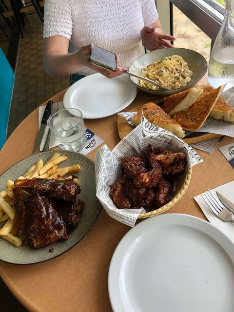 Mika Live BBQ & Bar - Port Augusta Accommodation 0