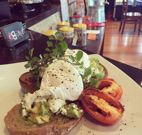 Abstract Cafe - Port Augusta Accommodation 8