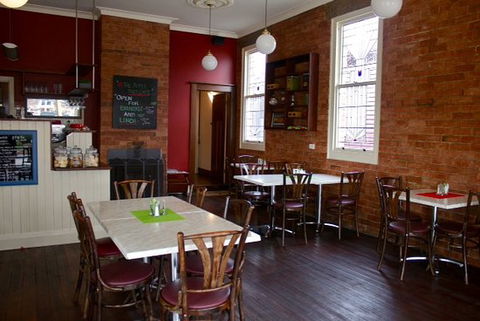 The Apple Tree Cafe - Port Augusta Accommodation 12