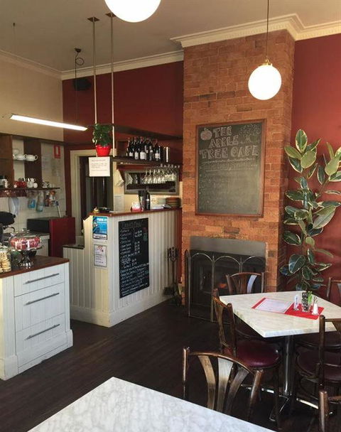 The Apple Tree Cafe - Port Augusta Accommodation 10