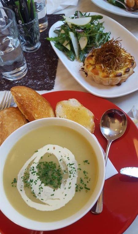 The Apple Tree Cafe - Port Augusta Accommodation 11