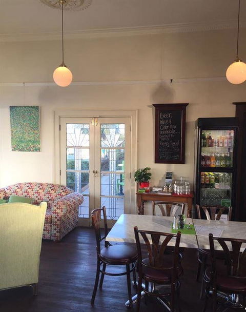 The Apple Tree Cafe - Port Augusta Accommodation 8