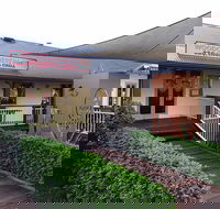 Woodchoppers Inn BBQ Smoke  Grill - Port Augusta Accommodation