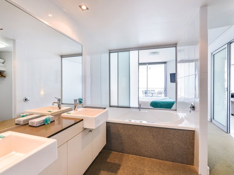 Grand Mercure Apartments Bargara - Port Augusta Accommodation 6