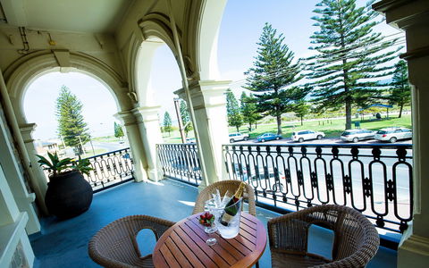Largs Pier Hotel - Port Augusta Accommodation 2