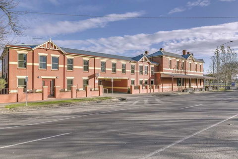 Lake Inn Ballarat - Port Augusta Accommodation 0