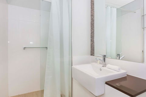 Astra Apartments Perth - Port Augusta Accommodation 4