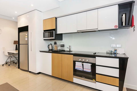 Astra Apartments Perth - Port Augusta Accommodation 16