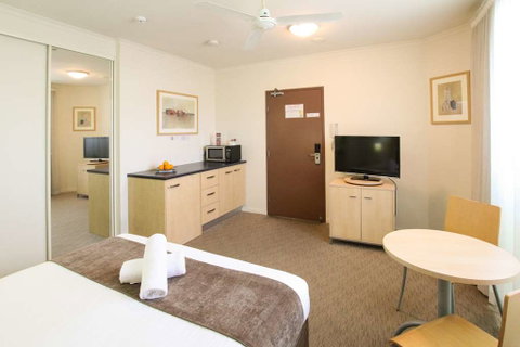 Caloundra Central Apartment Hotel - Port Augusta Accommodation 14