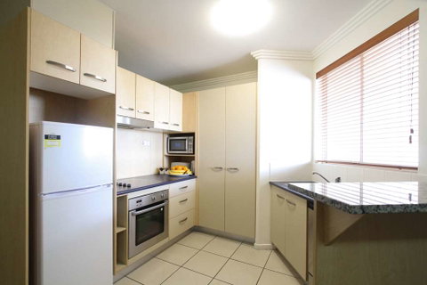 Caloundra Central Apartment Hotel - Port Augusta Accommodation 17