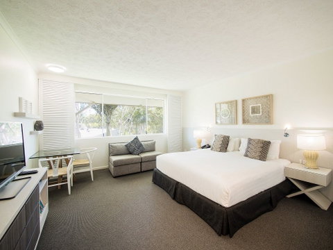 Oaks Oasis, Caloundra - Port Augusta Accommodation 2