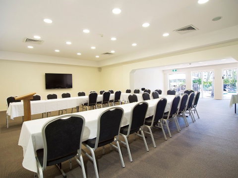 Oaks Oasis, Caloundra - Port Augusta Accommodation 4