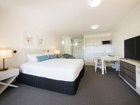 Oaks Oasis, Caloundra - Port Augusta Accommodation 6