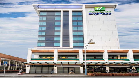 Holiday Inn Express Adelaide City Centre - Port Augusta Accommodation 1