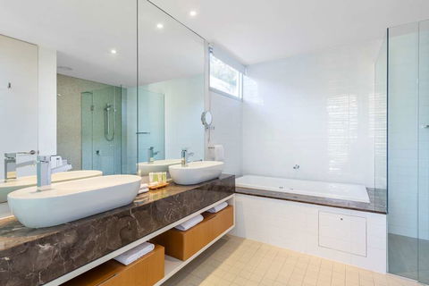 RACV Noosa Resort - Port Augusta Accommodation 2