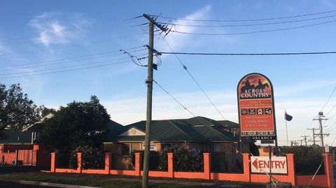 Across Country Motel & Svcd Apts - Port Augusta Accommodation 0