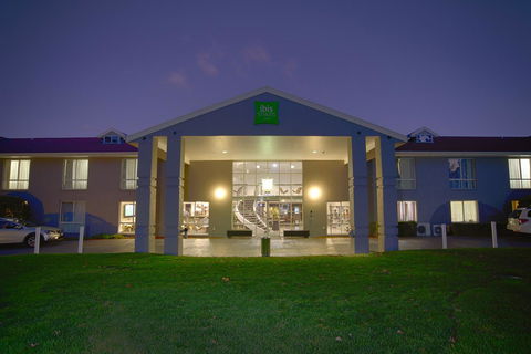 Ibis Styles Canberra - Port Augusta Accommodation 5