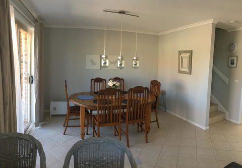 Finches Canberra - Port Augusta Accommodation 19