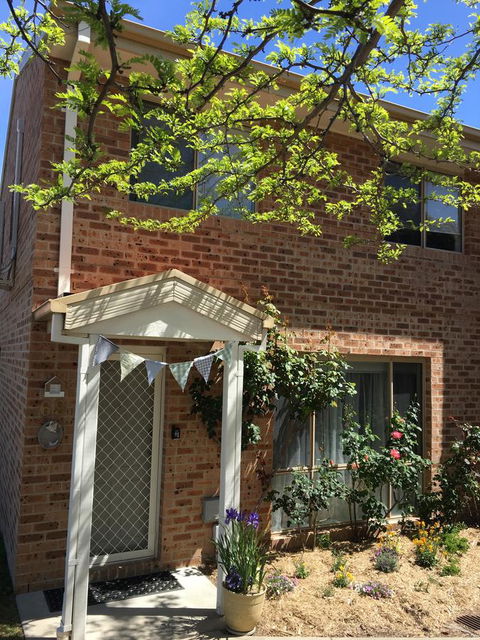 Finches Canberra - Port Augusta Accommodation 9