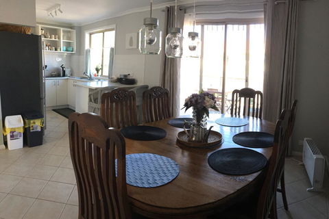 Finches Canberra - Port Augusta Accommodation 20
