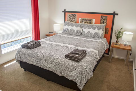 One Of A Kind Apartments - Port Augusta Accommodation 13