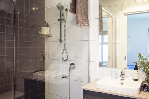 One Of A Kind Apartments - Port Augusta Accommodation 14
