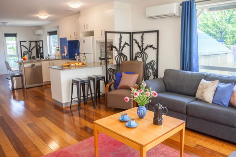 One Of A Kind Apartments - Port Augusta Accommodation 31