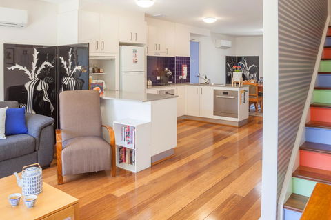 One Of A Kind Apartments - Port Augusta Accommodation 25