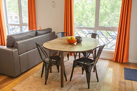 One Of A Kind Apartments - Port Augusta Accommodation 5