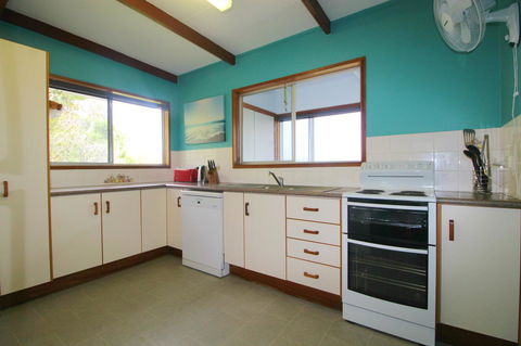 Bally High, 20 Dulconghi Street - Port Augusta Accommodation 11