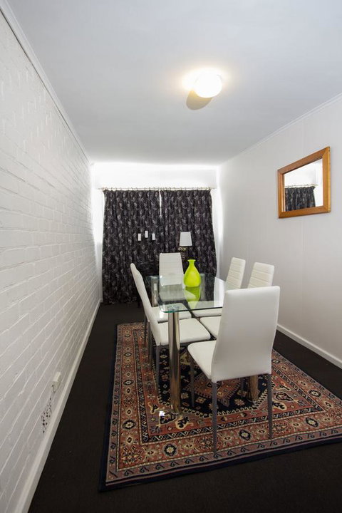 Cowan Street Bungalow - Port Augusta Accommodation 12