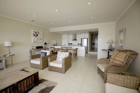 Wallaroo Marina Apartments - Port Augusta Accommodation 5