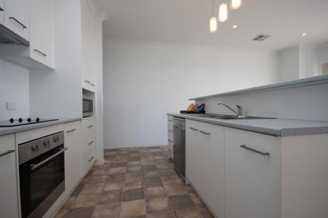 Wallaroo Marina Apartments - Port Augusta Accommodation 24