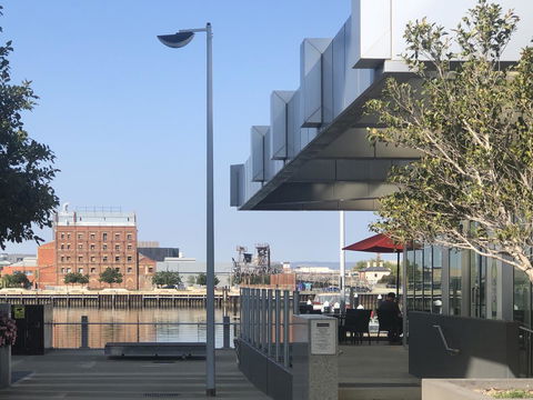 Port Adelaide Executive Waterfront Apartment - Port Augusta Accommodation 32