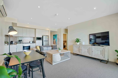 Port Adelaide Executive Waterfront Apartment - Port Augusta Accommodation 17