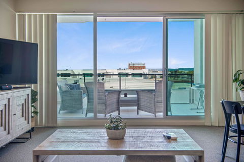 Port Adelaide Executive Waterfront Apartment - Port Augusta Accommodation 22