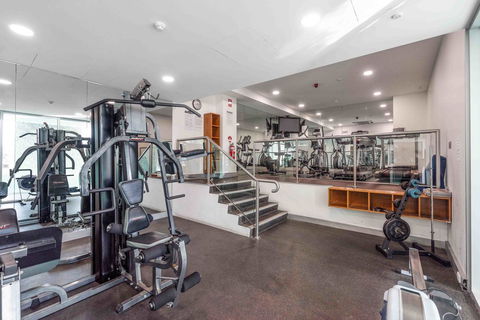 Port Adelaide Executive Waterfront Apartment - Port Augusta Accommodation 27