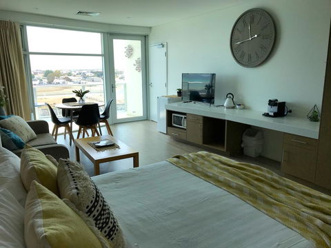 Ocean View Luxury Apartment & Suite - Port Augusta Accommodation 13